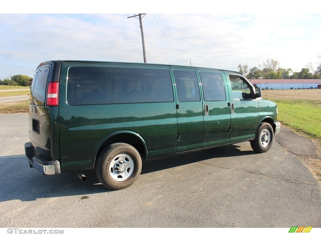 2011 Express LT 3500 Extended Passenger Van - Dark Green Metallic / Medium Pewter photo #16