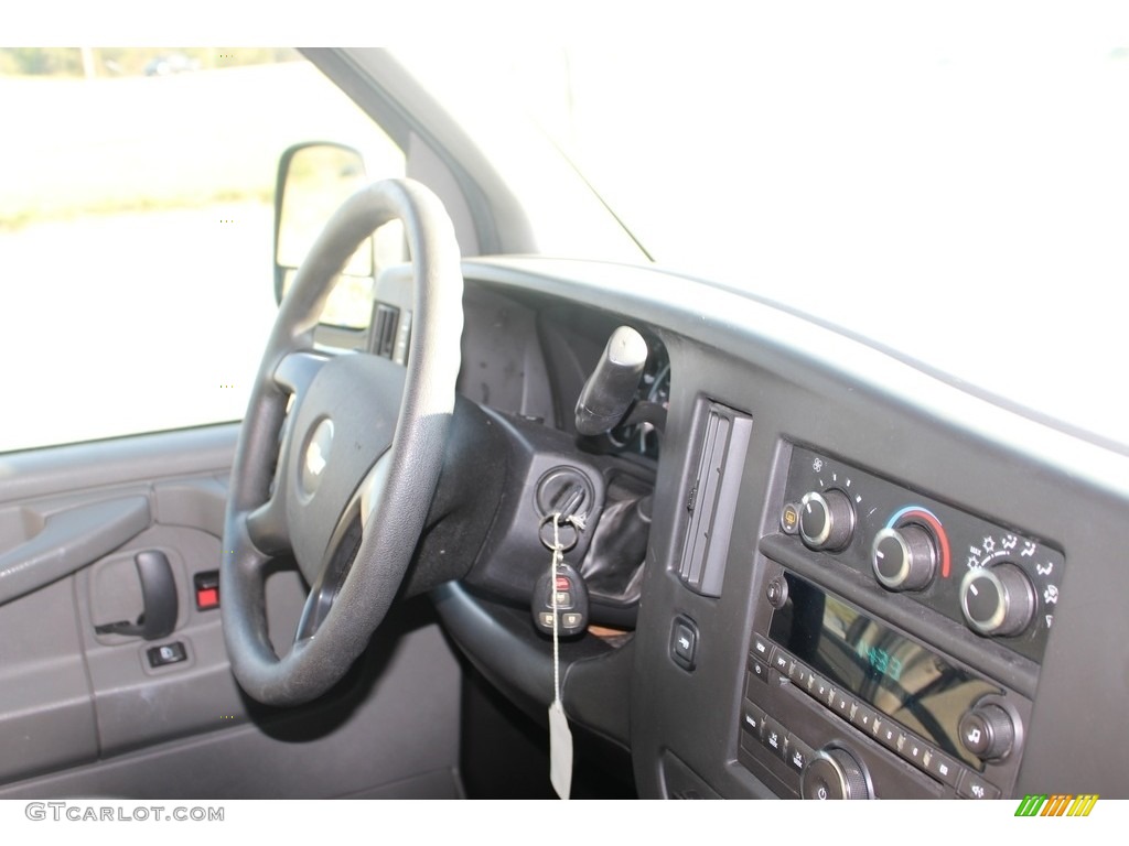 2011 Express LT 3500 Extended Passenger Van - Dark Green Metallic / Medium Pewter photo #28