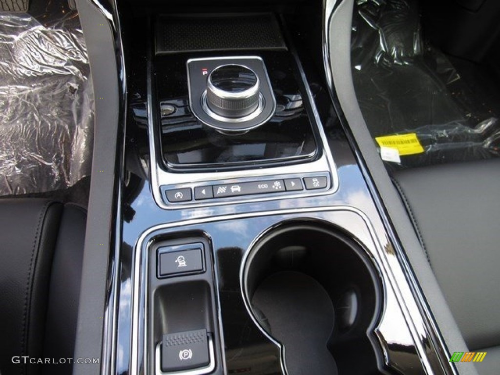 2017 Jaguar XE 25t Transmission Photos