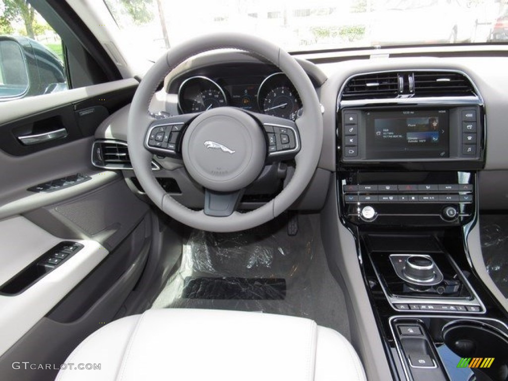 2017 XE 25t Premium - British Racing Green / Light Oyster photo #13
