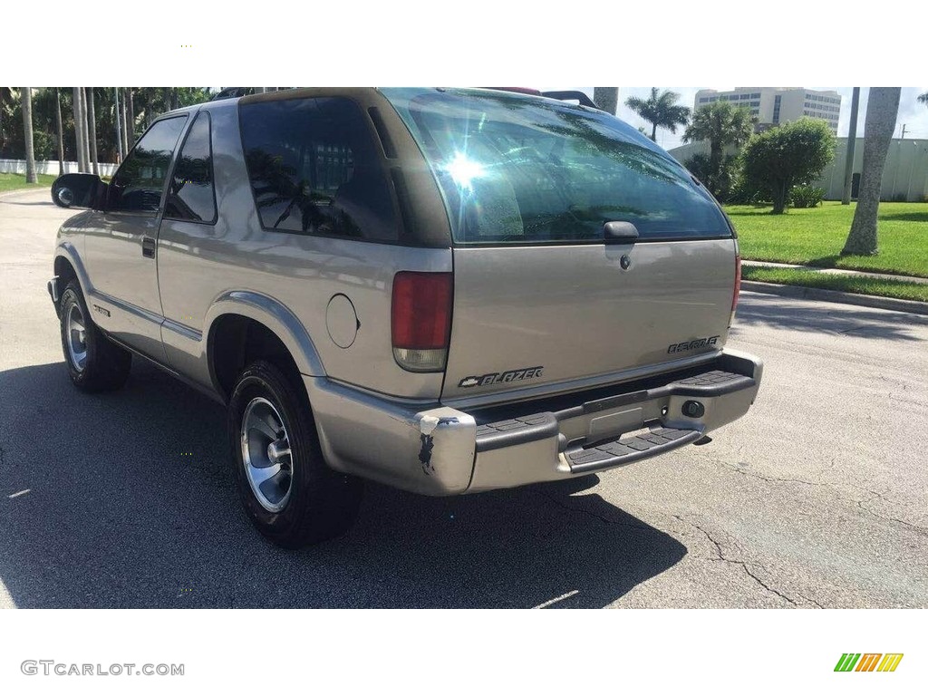 2001 Blazer LS - Light Pewter Metallic / Graphite photo #3