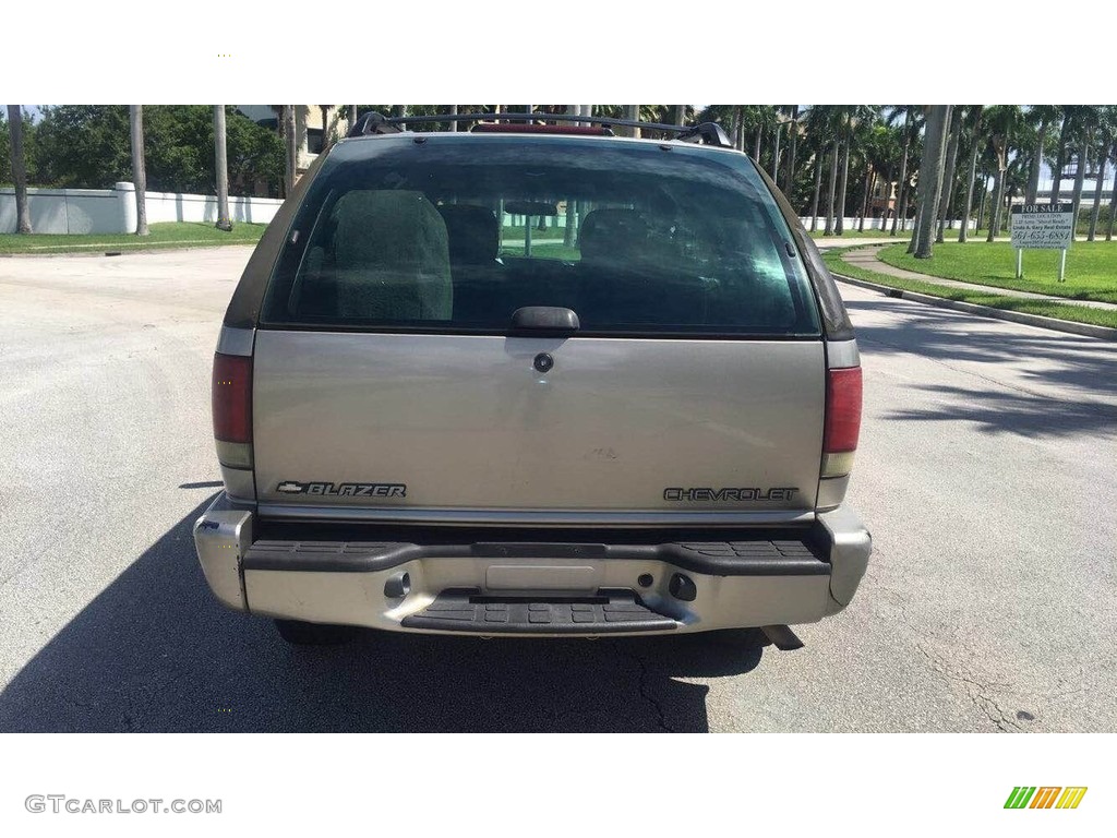 2001 Blazer LS - Light Pewter Metallic / Graphite photo #4