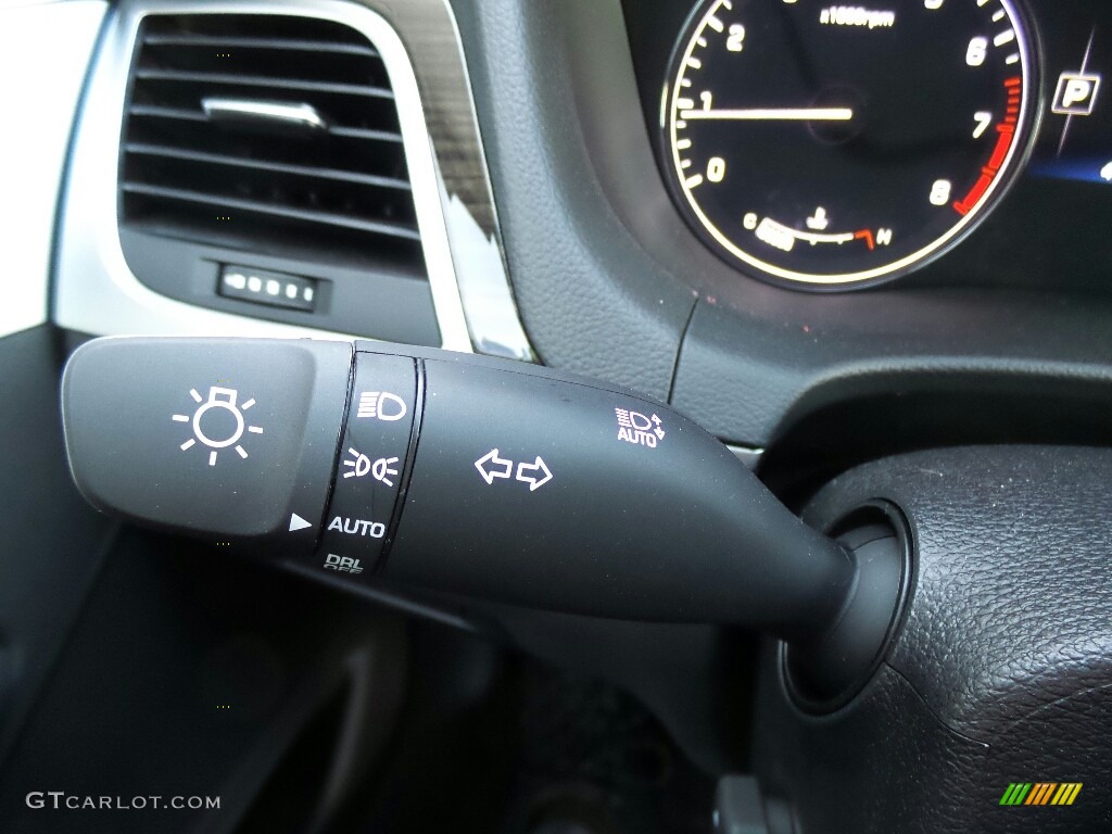 2017 Hyundai Genesis G80 AWD Controls Photo #116396909