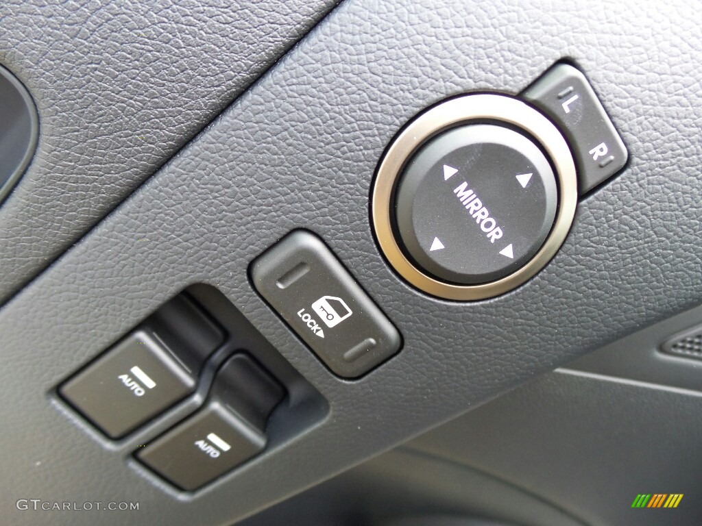 2016 Hyundai Genesis Coupe 3.8 Controls Photo #116399048