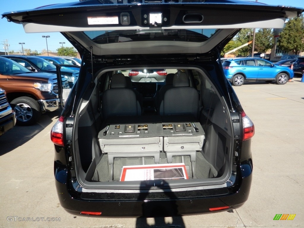 2017 Sienna XLE AWD - Midnight Black Metallic / Ash photo #6