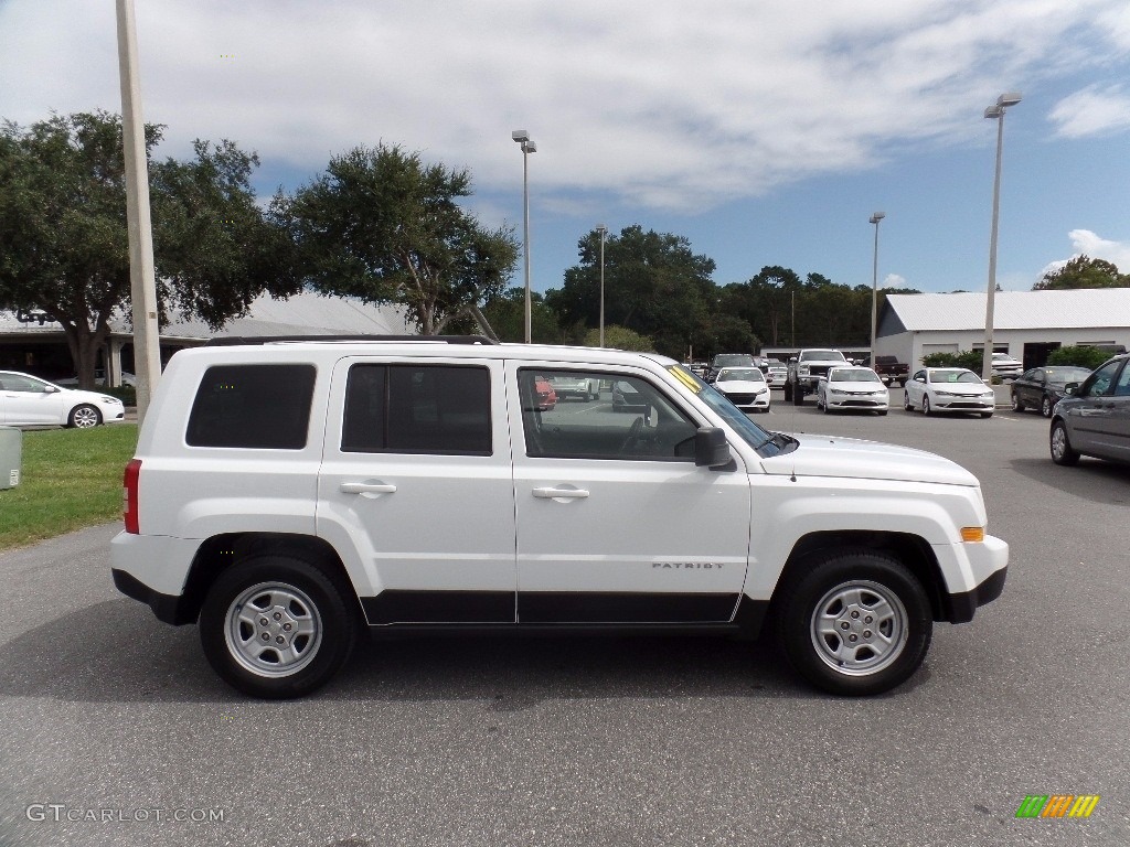 2014 Patriot Sport - Bright White / Dark Slate Gray/Light Pebble photo #10