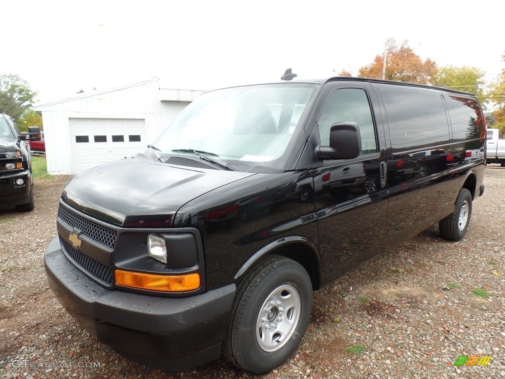 2017 Chevrolet Express 2500 Cargo Extended WT Exterior Photos