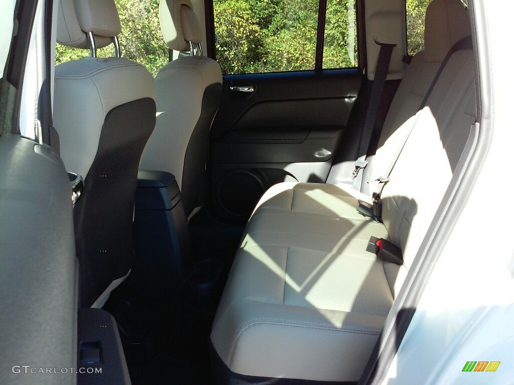 2017 Jeep Compass 75th Anniversary Edition Rear Seat Photo #116418590