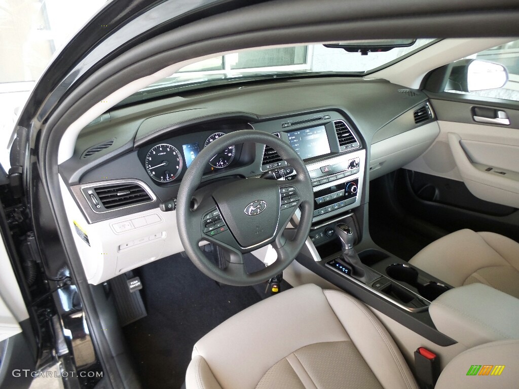 Gray Interior 2017 Hyundai Sonata Sport Photo #116439751