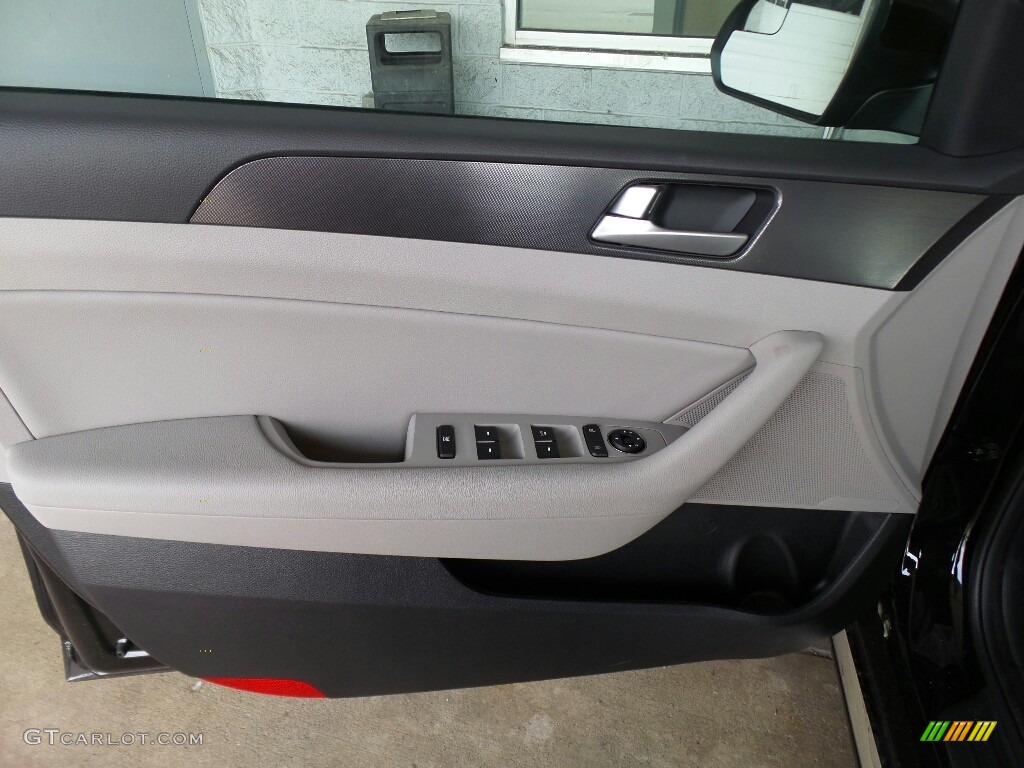2017 Hyundai Sonata Sport Gray Door Panel Photo #116439901