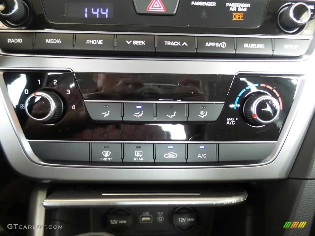 2017 Hyundai Sonata Sport Controls Photo #116440438