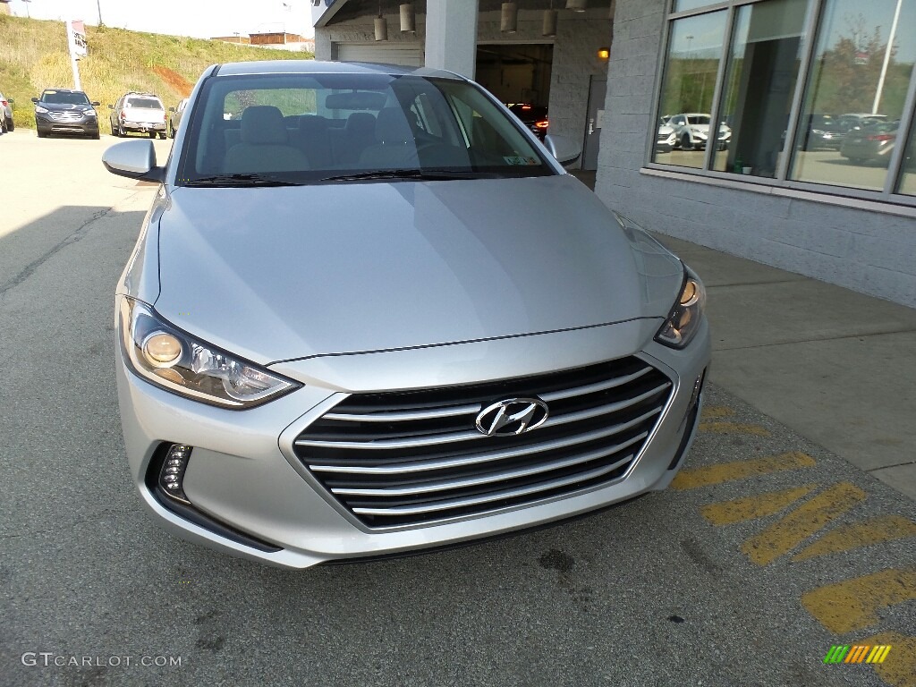 2017 Elantra SE - Silver / Gray photo #4