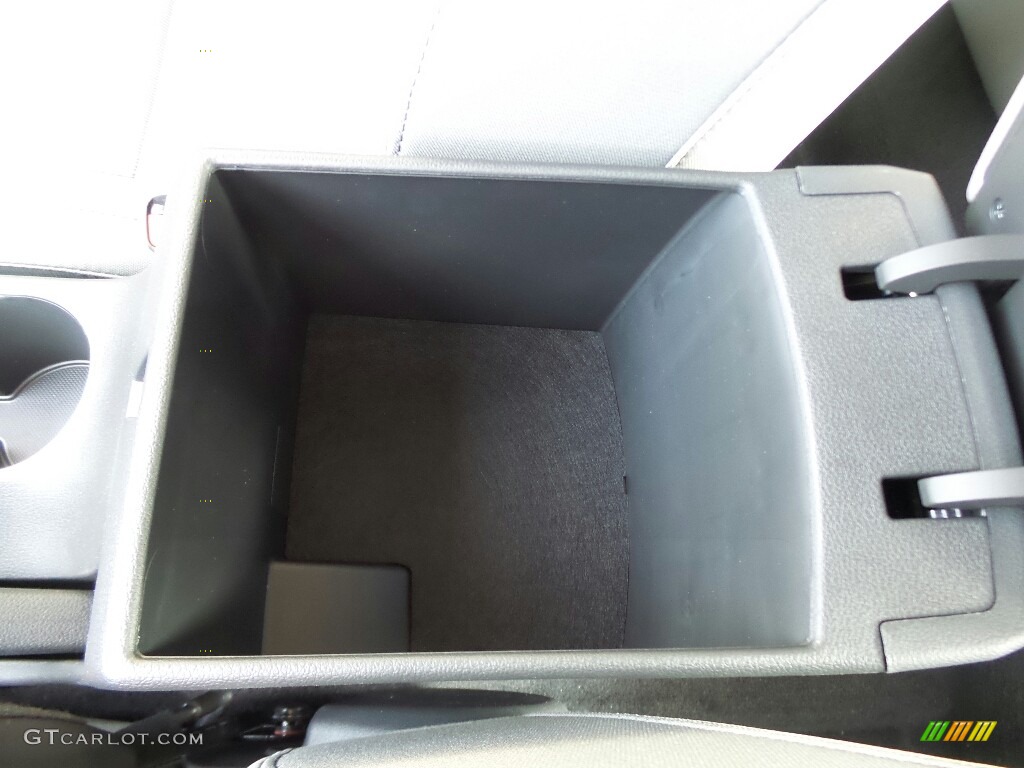 2017 Elantra SE - Silver / Gray photo #35