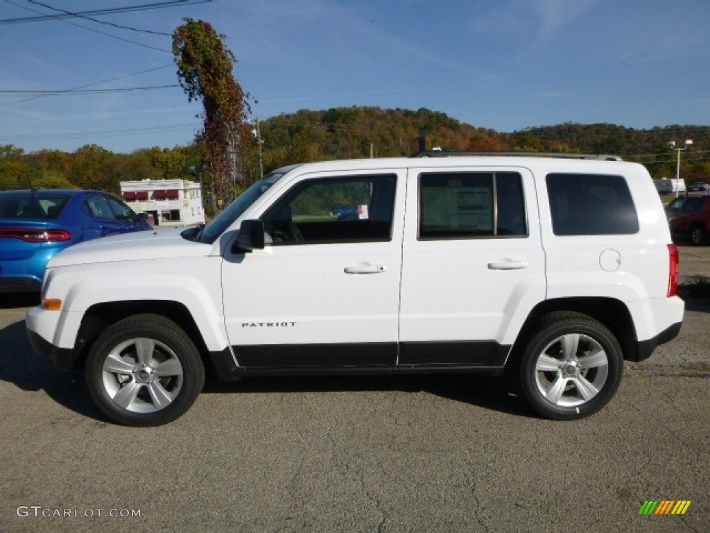 2017 Patriot Latitude 4x4 - Bright White / Dark Slate Gray photo #4