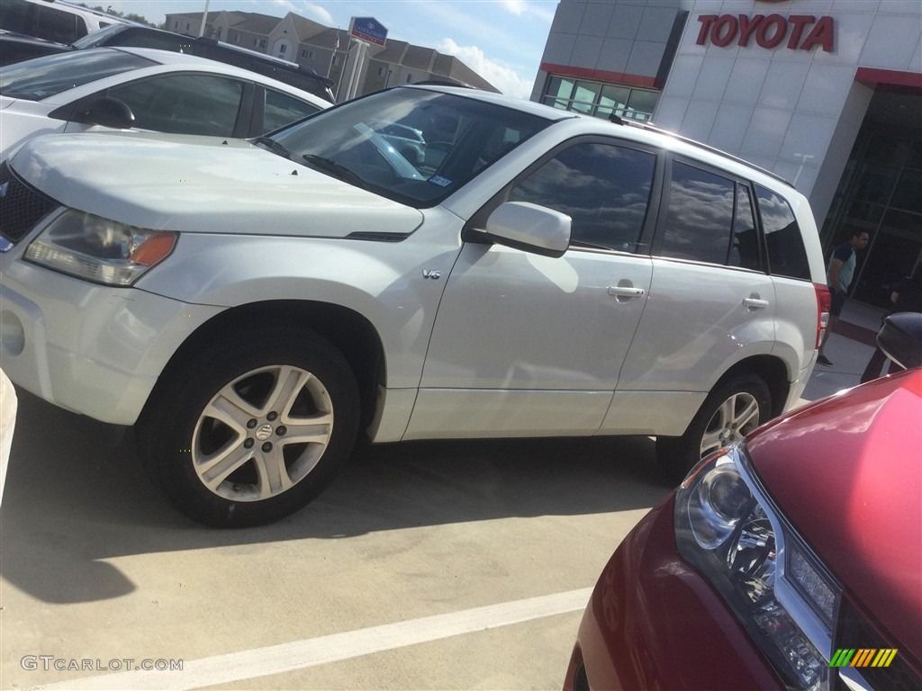 2007 Grand Vitara Luxury 4x4 - White Pearl / Beige photo #2