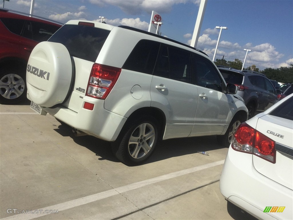 2007 Grand Vitara Luxury 4x4 - White Pearl / Beige photo #4