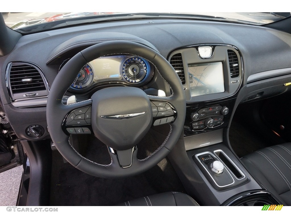 2016 300 S - Gloss Black / Black photo #7