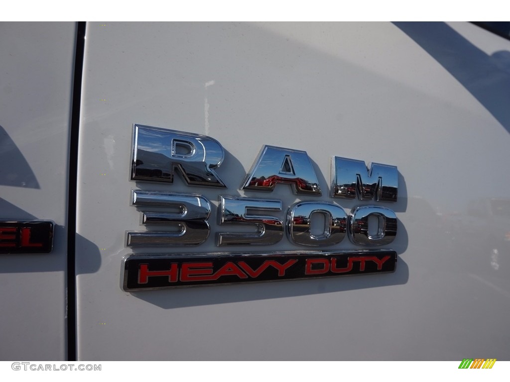 2017 Ram 3500 Tradesman Crew Cab Dual Rear Wheel Marks and Logos Photos
