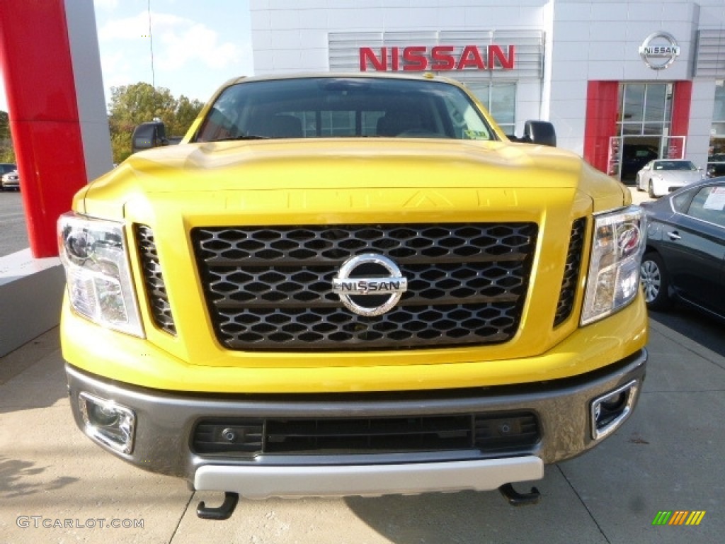 2017 TITAN XD PRO-4X Crew Cab 4x4 - Solar Flare Yellow / Black photo #11