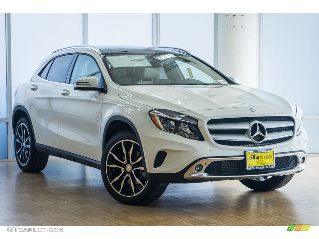 2017 GLA 250 4Matic - Cirrus White / Beige photo #12