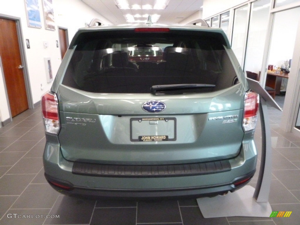 2017 Forester 2.5i Touring - Jasmine Green Metallic / Black photo #7