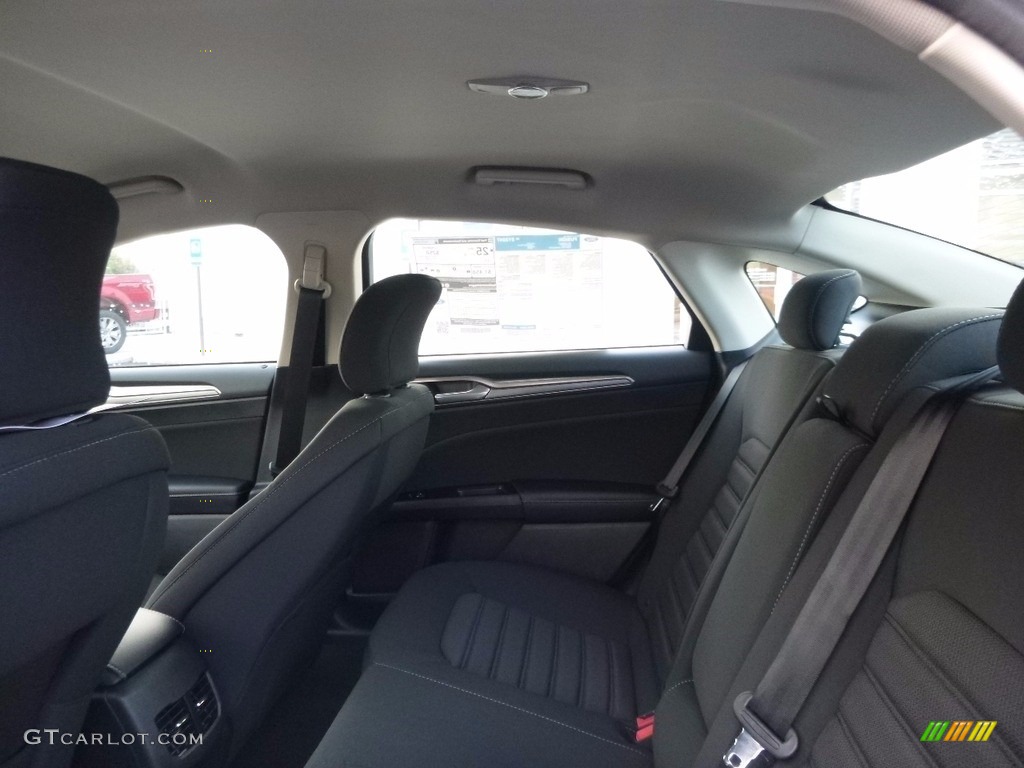 2017 Fusion SE - Burgundy Velvet / Ebony photo #10