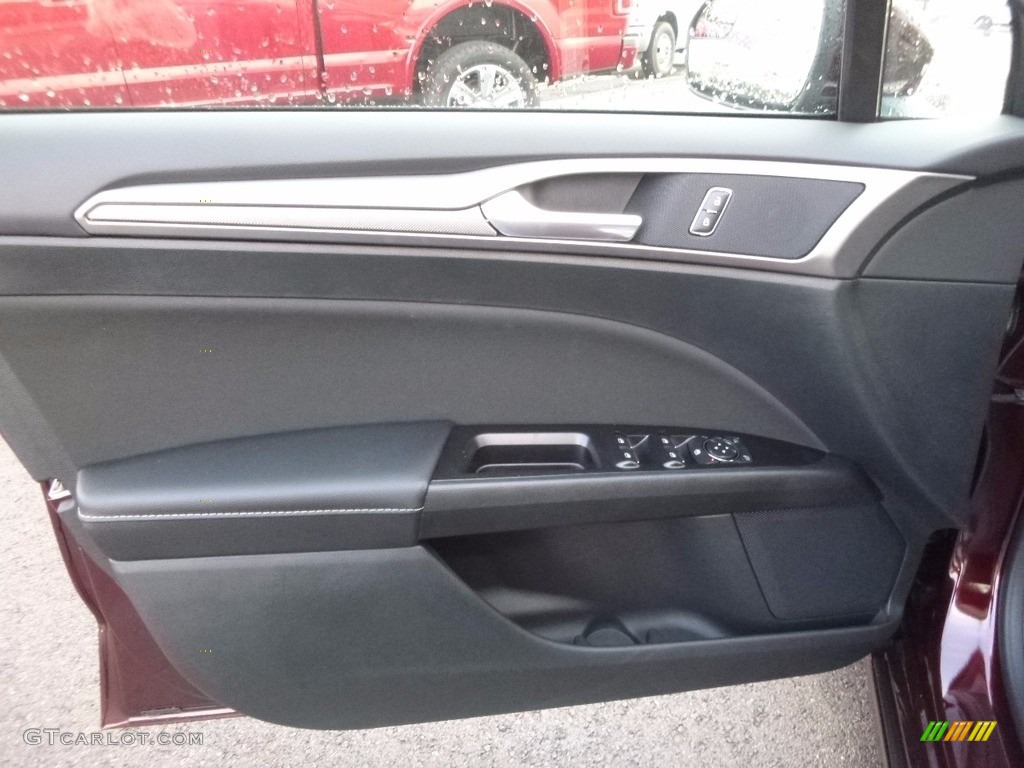 2017 Fusion SE - Burgundy Velvet / Ebony photo #12