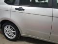 Ingot Silver Metallic - Focus SE Sedan Photo No. 40
