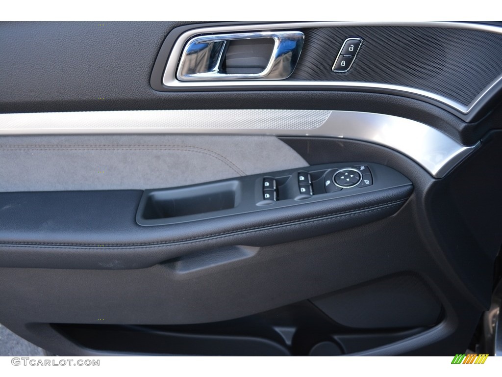 2017 Explorer XLT - Magnetic / Ebony Black photo #5