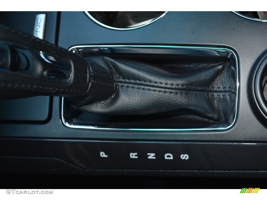 2017 Explorer XLT - Magnetic / Ebony Black photo #18