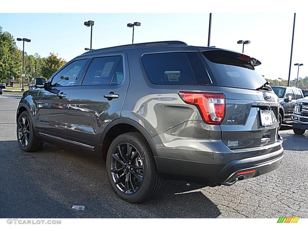 2017 Explorer XLT - Magnetic / Ebony Black photo #23