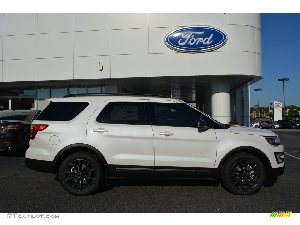 2017 Explorer XLT - White Platinum / Ebony Black photo #2