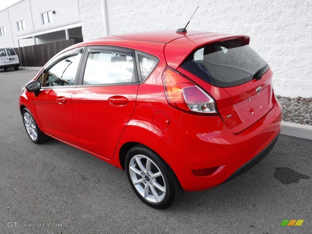 2015 Fiesta SE Hatchback - Race Red / Charcoal Black photo #9