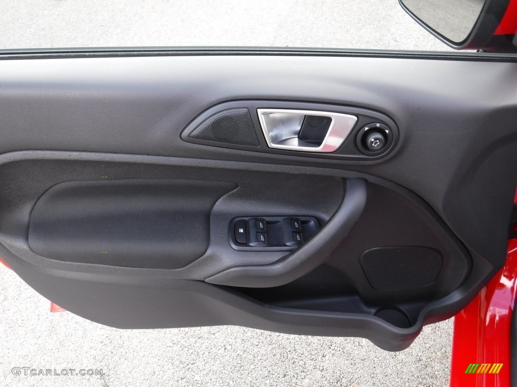 2015 Fiesta SE Hatchback - Race Red / Charcoal Black photo #15