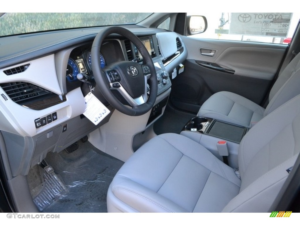 2017 Sienna XLE AWD - Midnight Black Metallic / Ash photo #5