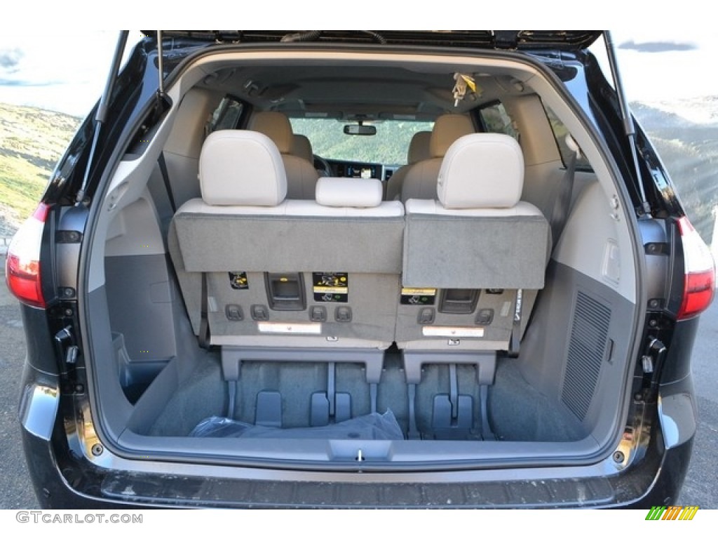 2017 Sienna XLE AWD - Midnight Black Metallic / Ash photo #9