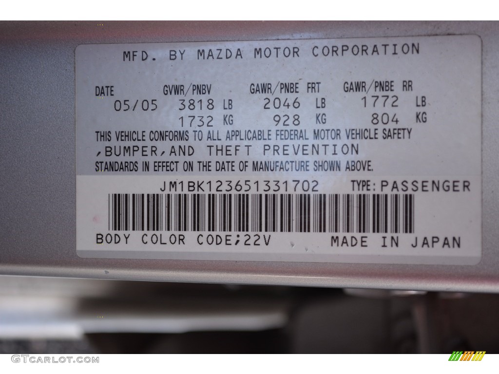 2005 MAZDA3 s Sedan - Sunlight Silver Metallic / Black/Red photo #11
