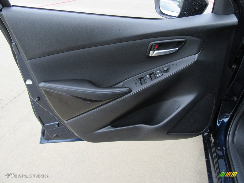 2017 Toyota Yaris iA Standard Yaris iA Model Door Panel Photos