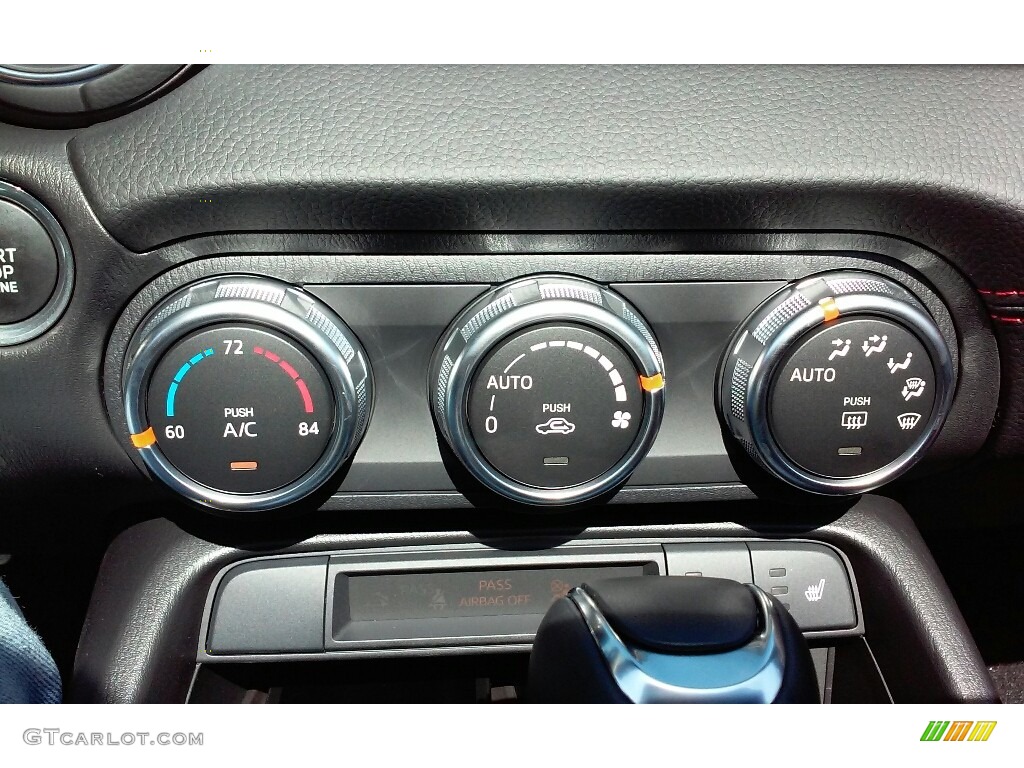 2017 Fiat 124 Spider Abarth Roadster Controls Photo #116496582