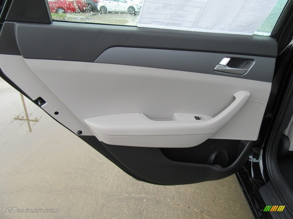2017 Hyundai Sonata SE Gray Door Panel Photo #116497740