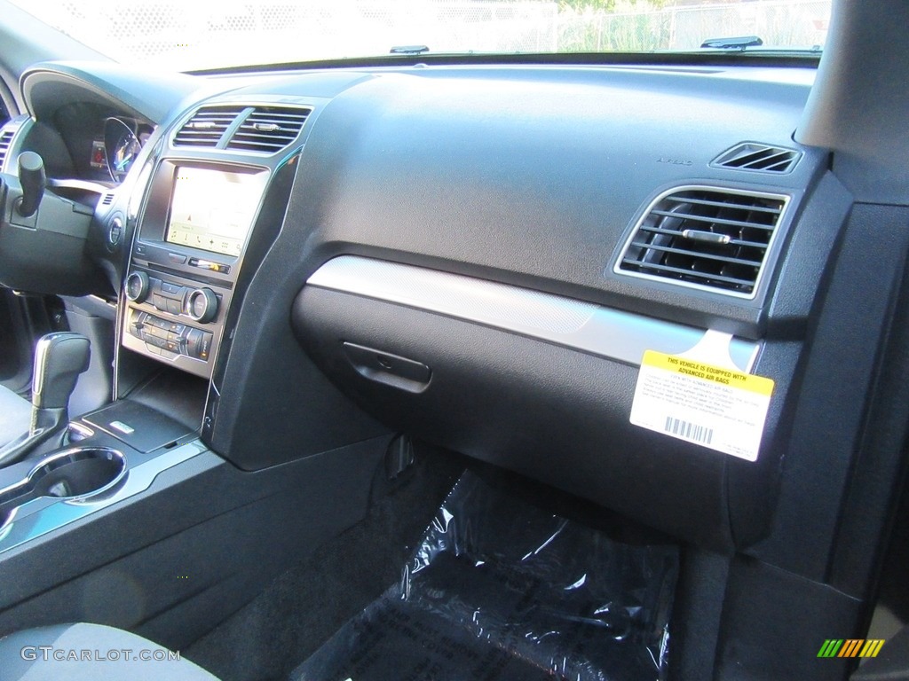 2017 Explorer XLT - Magnetic / Sport Appearance Dark Earth Gray photo #17