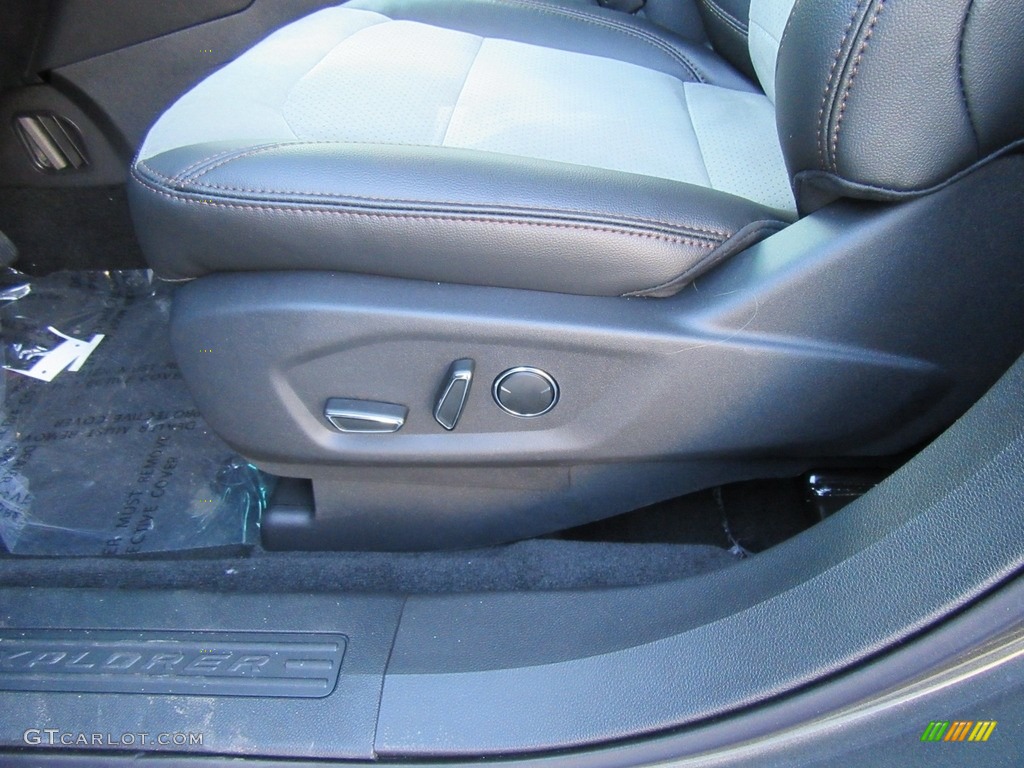 2017 Explorer XLT - Magnetic / Sport Appearance Dark Earth Gray photo #23