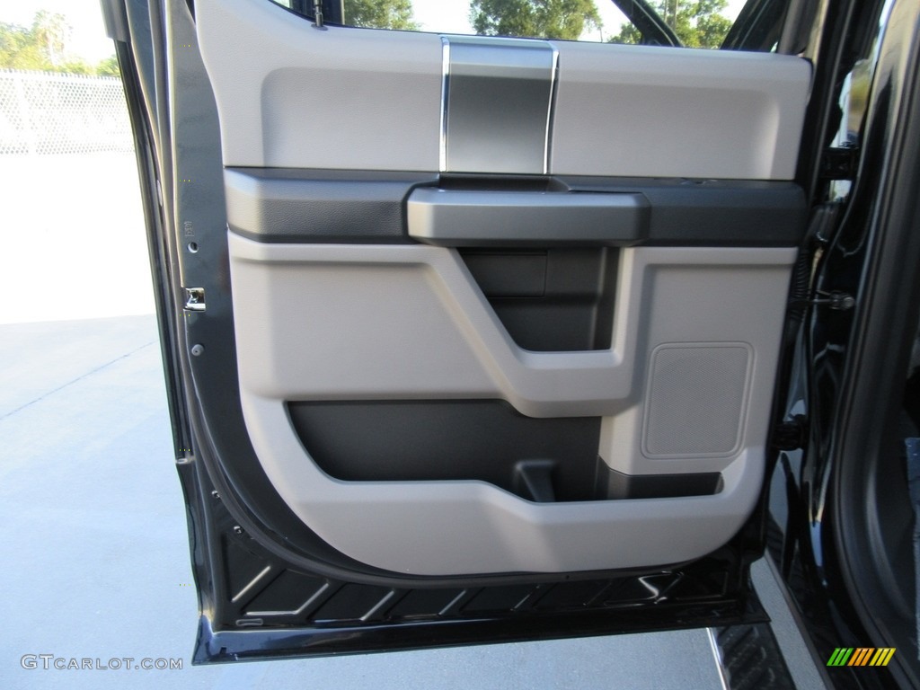2016 F150 XLT SuperCrew 4x4 - Shadow Black / Medium Earth Gray photo #19