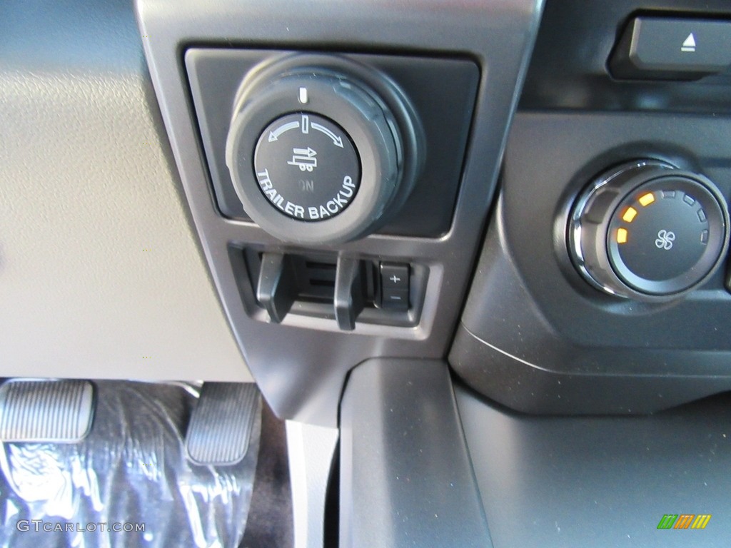 2016 F150 XLT SuperCrew 4x4 - Shadow Black / Medium Earth Gray photo #31