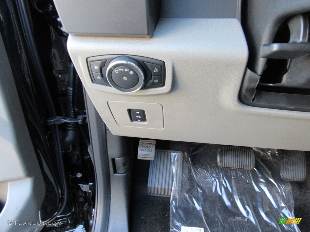 2016 F150 XLT SuperCrew 4x4 - Shadow Black / Medium Earth Gray photo #34