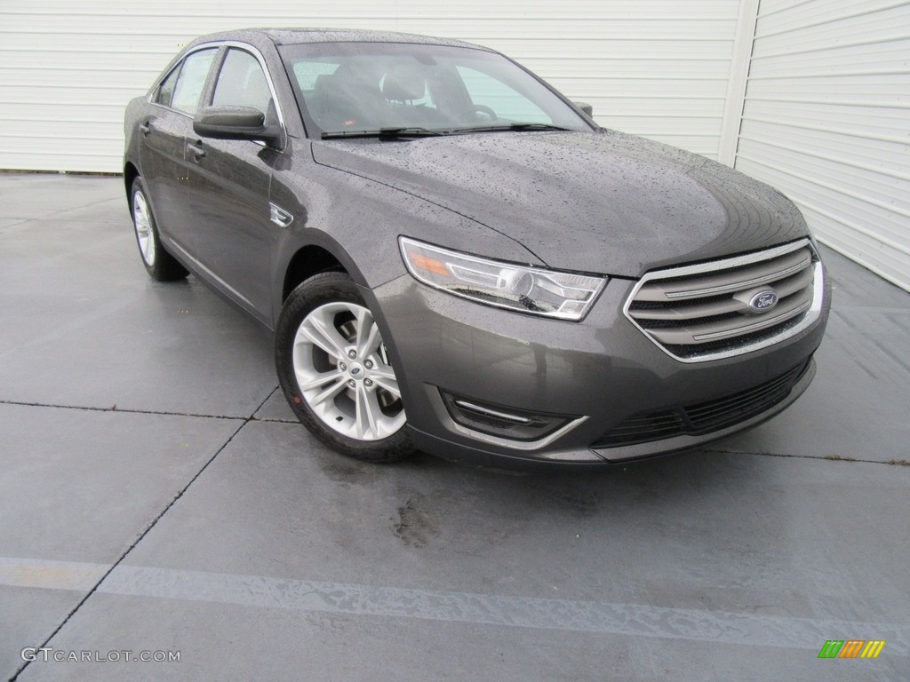 2016 Ford Taurus SEL Exterior Photos