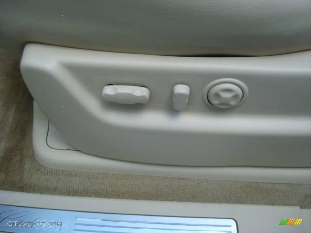 2008 Escalade AWD - White Diamond / Cocoa/Light Cashmere photo #16