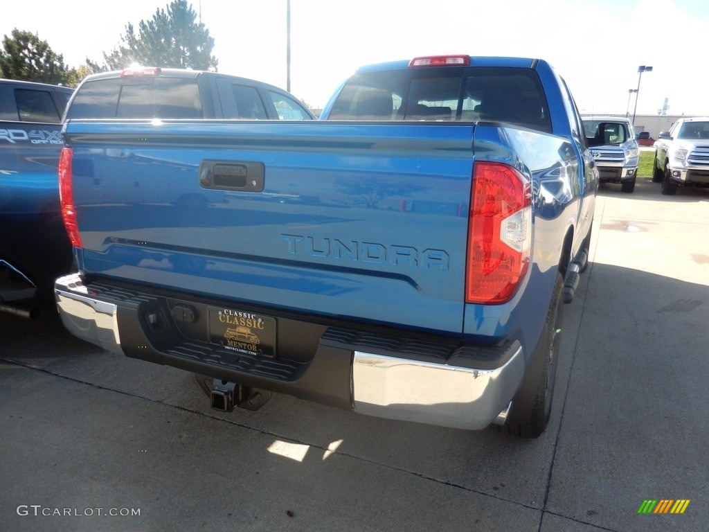 2017 Tundra SR5 Double Cab 4x4 - Blazing Blue Pearl / Graphite photo #2