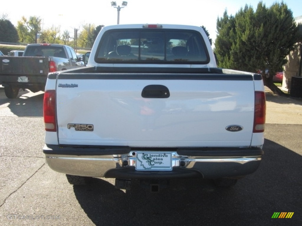 2003 F250 Super Duty XLT SuperCab 4x4 - Oxford White / Medium Flint Grey photo #8