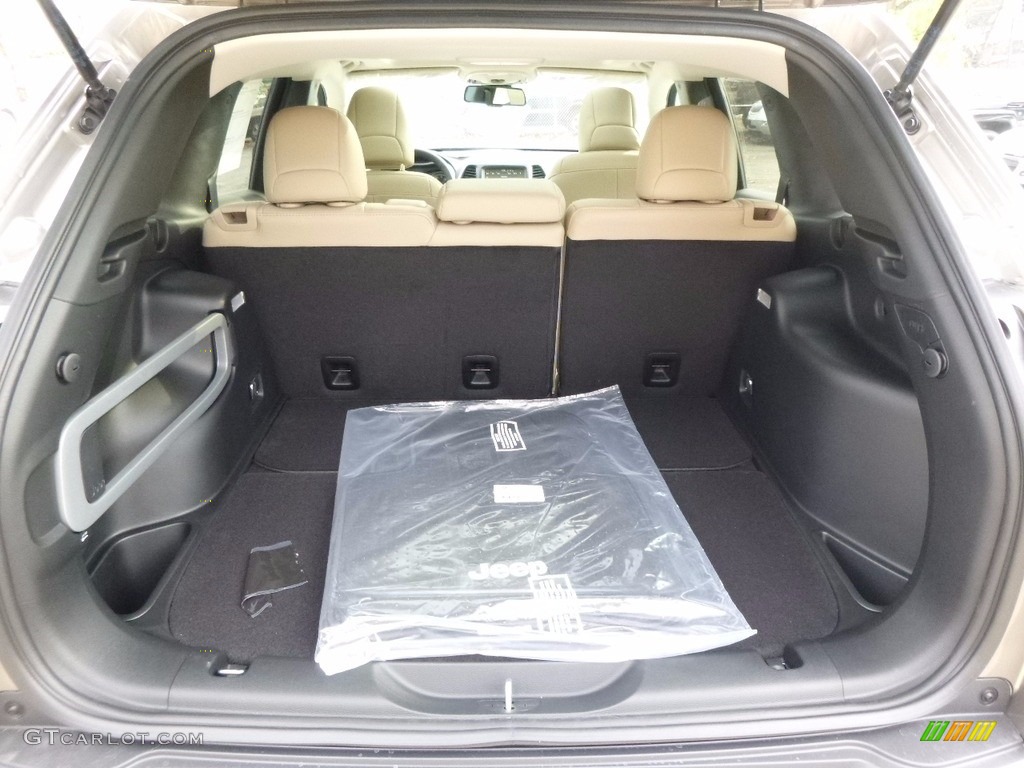 2017 Jeep Cherokee Limited 4x4 Trunk Photo #116528085
